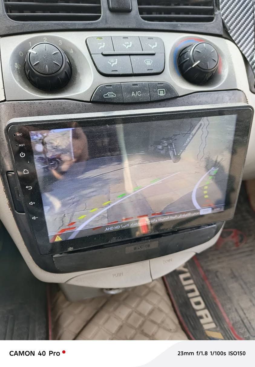 السلام عليكم للبيع هونداي ترانجيت 2006 خليجي بابل رقم جديد باسمي  7راكب  محرك6v حجم2700 كير اوتوماتيك مكفولات تبريد قطعتين امامي وخلفي شغال تدفىة شغاله ماصدات اماميةجديدة تخم تاير جديد باتري جديد شاشه كبيرة كامرة وحساسات خلفية دوشمة جديدة مع الارضية جلد  ريمون سنترلك جامة امامية جديد تتقفل الابواب  عند السير جرس عند 120 السيارة جاهزة مصبوغة حزام بيها ظربة بالبك لايت خلف الساىق قديمة كهربايات كلها شغاله السعر 75 عنوان حله مهناوية م*********** واتساب موجود
