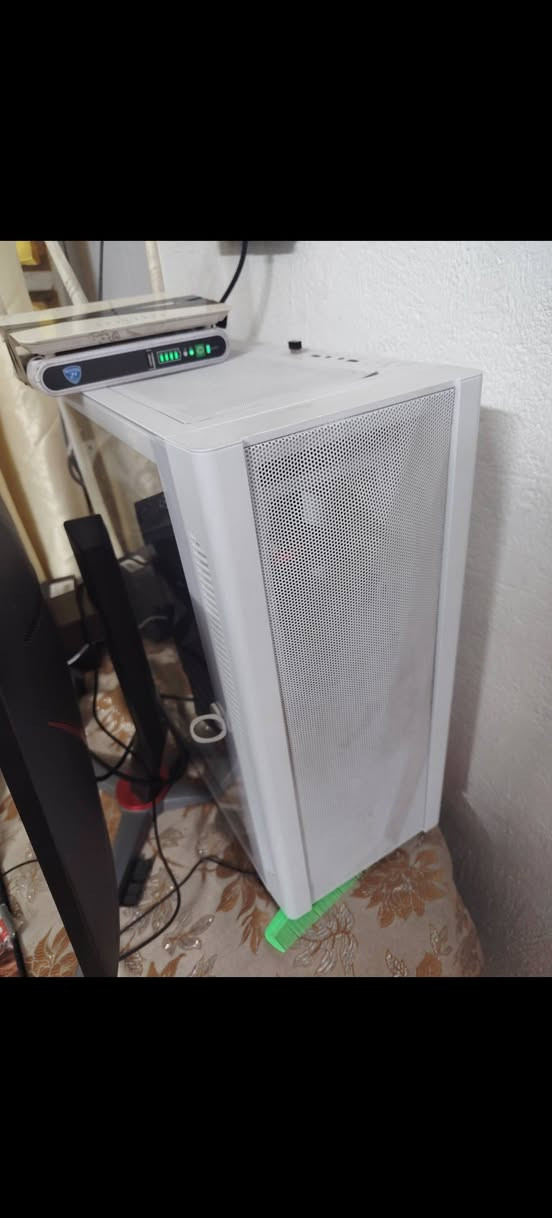 السلام عليكم 
كيس وشاشه 165 هرتز
وماوس وكيبورد 
ويو بي اس 
وماوس باد 
تجميعه كامله للبيع
رقم ***********
شد والعب 
سعر 500 الف
