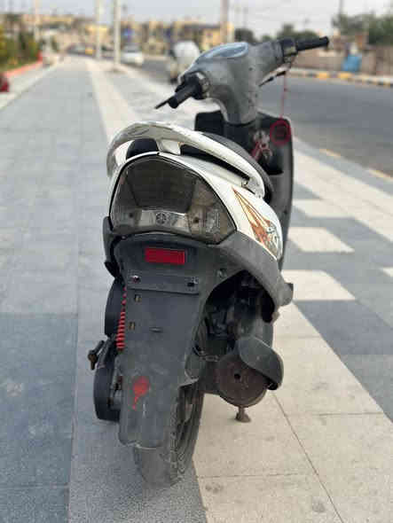 دراجه ماكس عدله دراجه بلاديه ختم واحد وي المكينه شلعه ومعدل نكره سلف شرط مامفتوحه توها طالعها من الحاويه شوفت عينك الدراجه يوم 11/5طلعتها من الحاويه والوصول موجود الدراجه مانقصها برغي ع وضع الحاويه السعر 1200 والشراي يشلع عيوني *********** متواجد واتساب (بالعافيه ع الياخذها)
