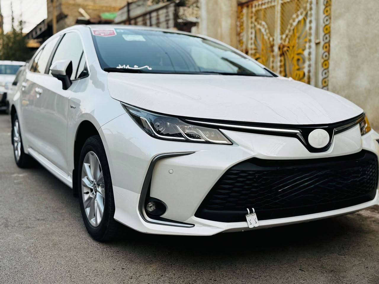 السلام عليكم للبيع سياره تويوتا كورولا هاي برد شركه ساز موديل 2024 السياره ماشيه 25 فقط كفاله عامه بأاسم راعيها السعر 195 ملاحظه علمأ ان السياره اقصاد الشراي يتصل  ***********  ملاحظه مكلف بلنشر
