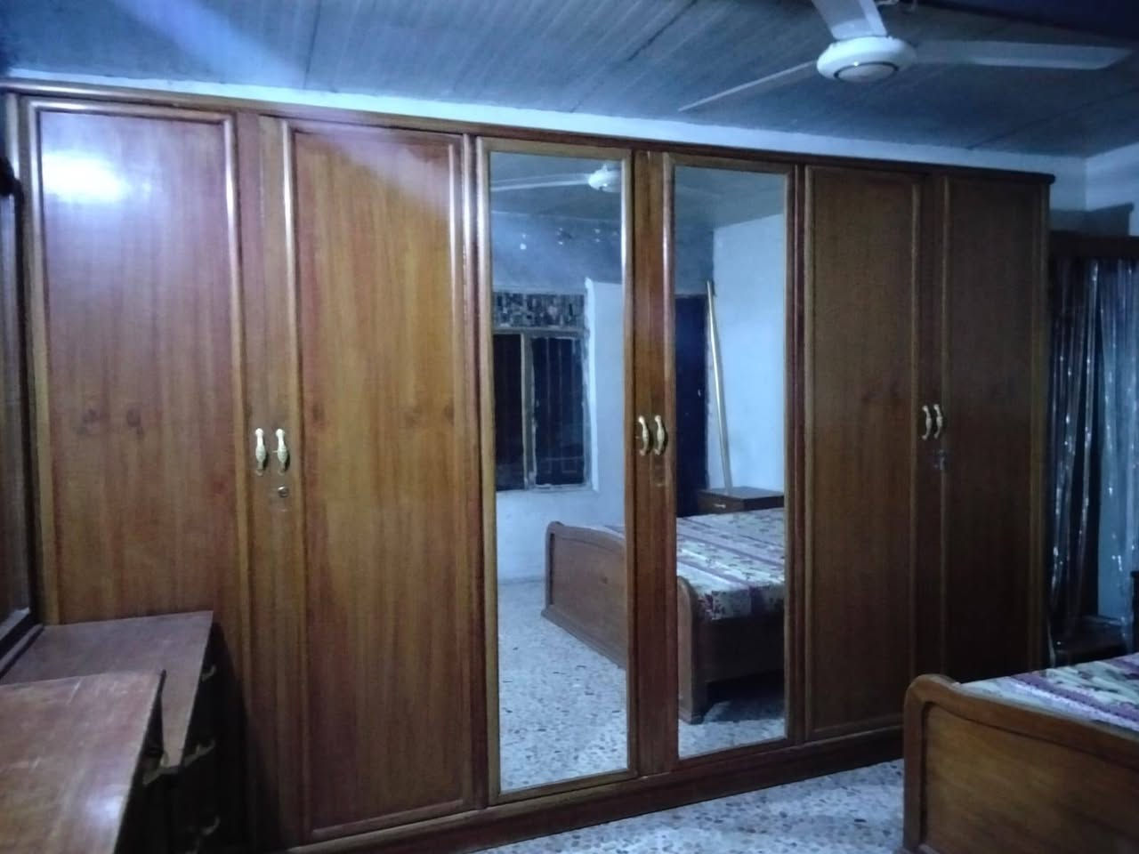 غرفه للبيع 600/***********
