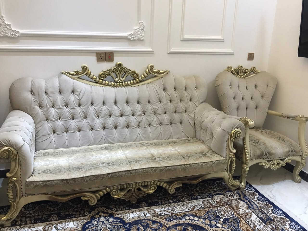 السلام عليكم تخم ملكي جديد ونظيف العنوان بغداد للاستفسار الاتصال على الرقم *********** او المراسله دايركت السعر 700
