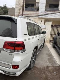 لاندكروز ساز للبيع 2020 ماشيه 82 الف بيها فقط شخط موجوده صورته  اتصال ...