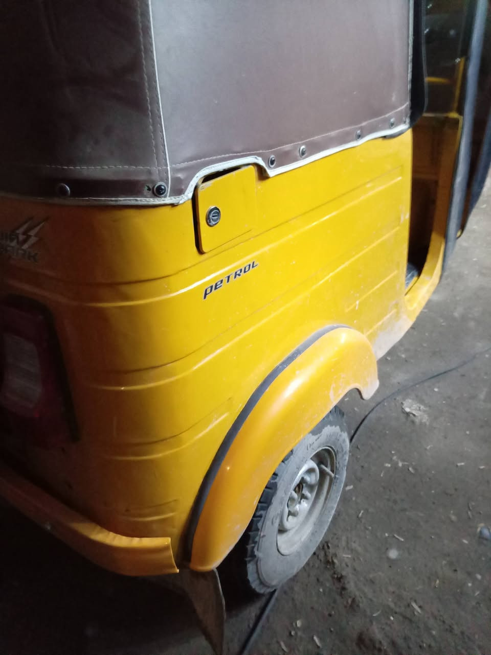 سلام عليكم تكتك البيع مديل 20رقم بغداد انكليزي شهر ، 7
***********
