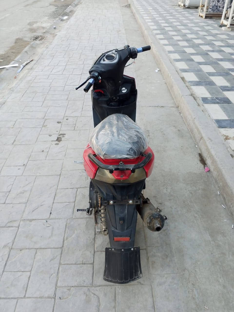 سلام عليكم دارجة ماكس للبيع المكان بغداد الشعب السعر 300 وبيها مجال
الرقم ***********
