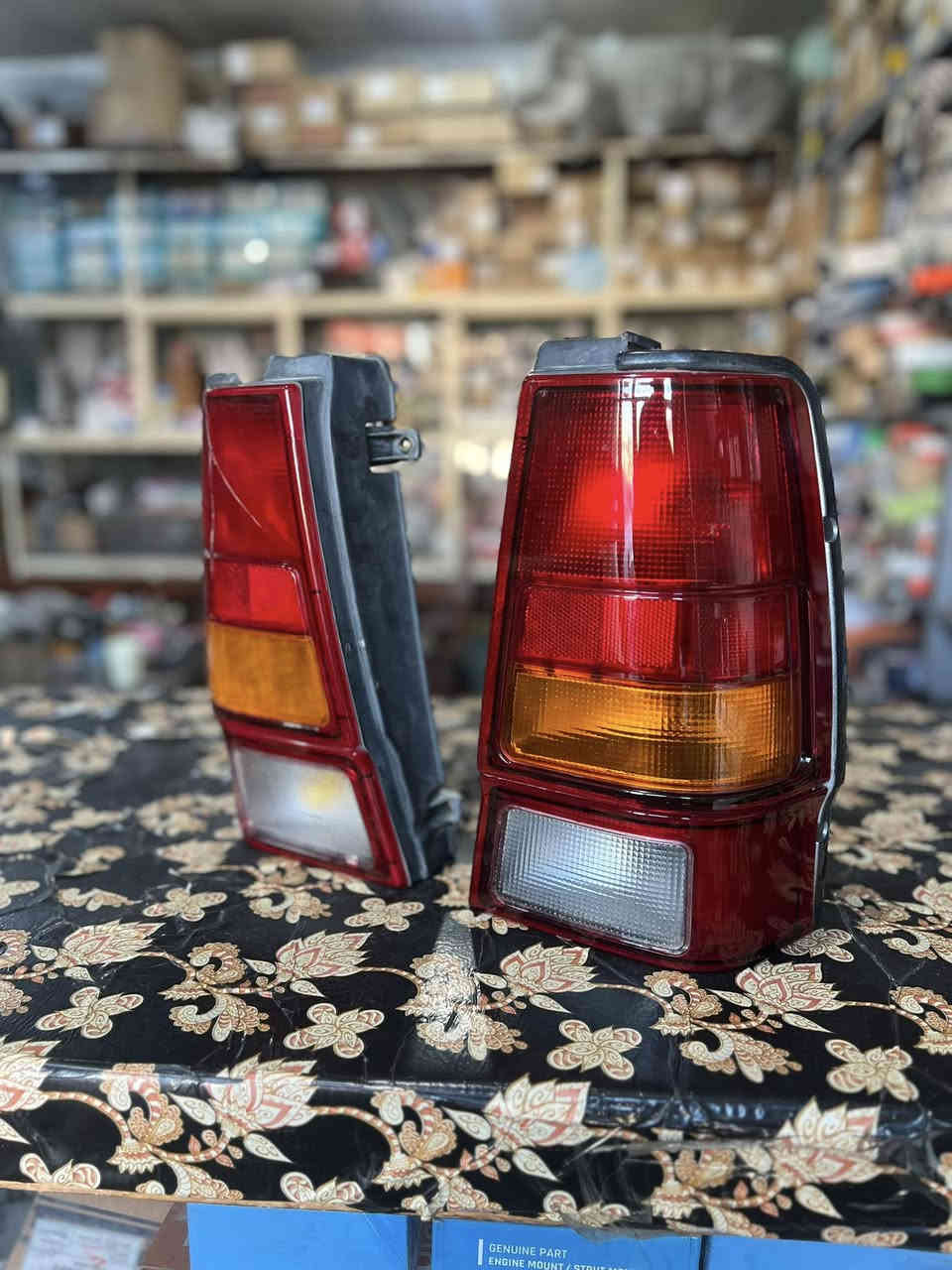 بك لايت خلفي مازدة626 استيشن اصلي شركة مثل ماموضح كدامك صفحة اليسار بيها فطر خفيف كدام العين 
السعر 95 الف🔥
العنوان موصل الجانب الايمن صناعة وادي عكاب ساحة الوكلاء مكتب الغفران ابو عمر 
يوجد خدمة توصيل لجميع محافضات العراق 
للتواصل عل الرقم ***********
