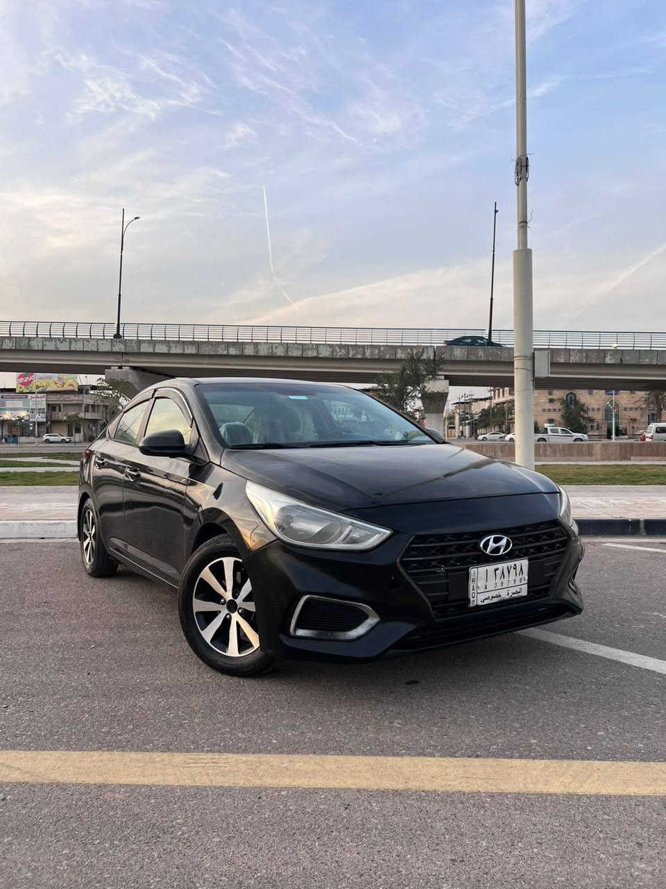 السلام عليكم 
هونداي اكسنت 2021 اسود 
وارد امريكي - رقم ( معوقين بصرة )

حادث 
بجم ومصبوغة أحزام للجمالية بسبب لون الأسود 
كير ومكينة وتبريد كفالة عامة
ماشية 54 الف ميل حقيقي
طخم تايرات جديد 
دواخل السيارة جديد جداً
السعر 95بيها مجال كلش قليل
وترهم مراوس ب كيا k5فقط
*********** البصرة, العراق
