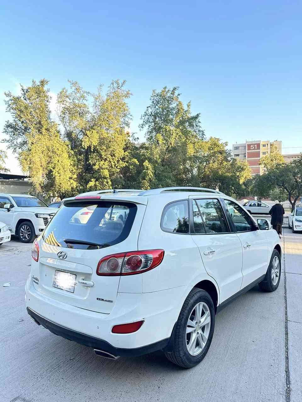 السلام عليكم للبيع هونداي سنتافي 2011
خليجي فوول مواصفات 1/1
رقم بغداد بأسمي تحويل مباشر 
گير مكينة رواجز مامفتوح على وضع الشركة 
صبغ السيارة مثل ما موضح بالسونار السيارة ( انصبغت على اثر شخوط خباثة فقط ) شرط الفحص 
مكينة V6 3500cc
٧راكب
٣ قطع تبريد 
اشاير بلمري
مري قلاب 
فتحه سلايد روف
حساسات اماي وخلفي
تبريد بيانو 
تحكم ستيرن
داخل بيجي
سعـر السيارة( 140 ) وبيها مجال بسيط جداً
ملاحظة السيارة اجمل من الصور 🤍
مكان السيارة بغداد الصالحية 
***********
واتساب ايضاً موجود عى هذا الرقم
