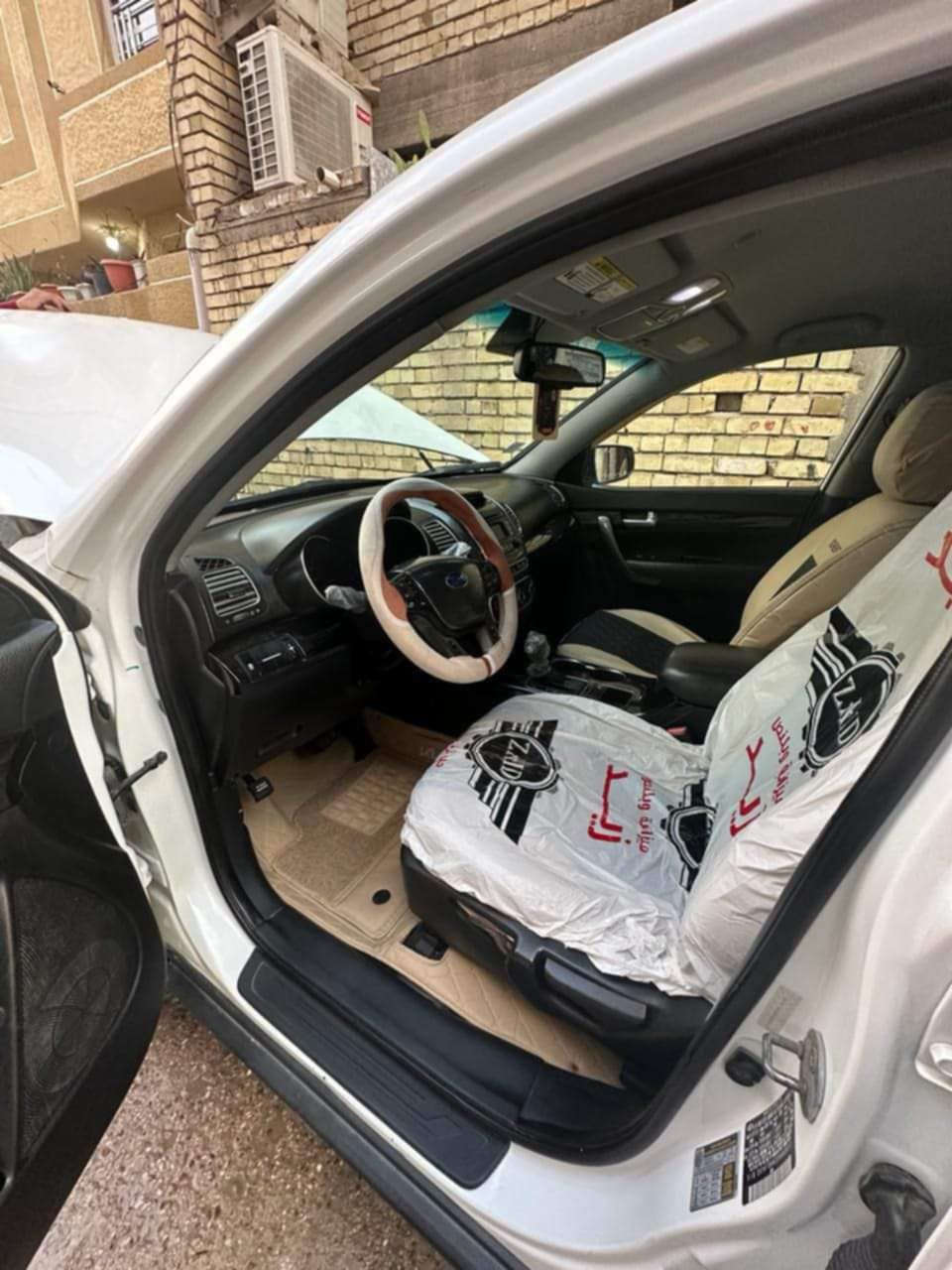 سورنتو 2014 شكل 15
سياره مكينه 4
5 راكب
سياره خير من الله 
مابيها نقص 
السعر 140  مكاني بغداد الشعله
***********
