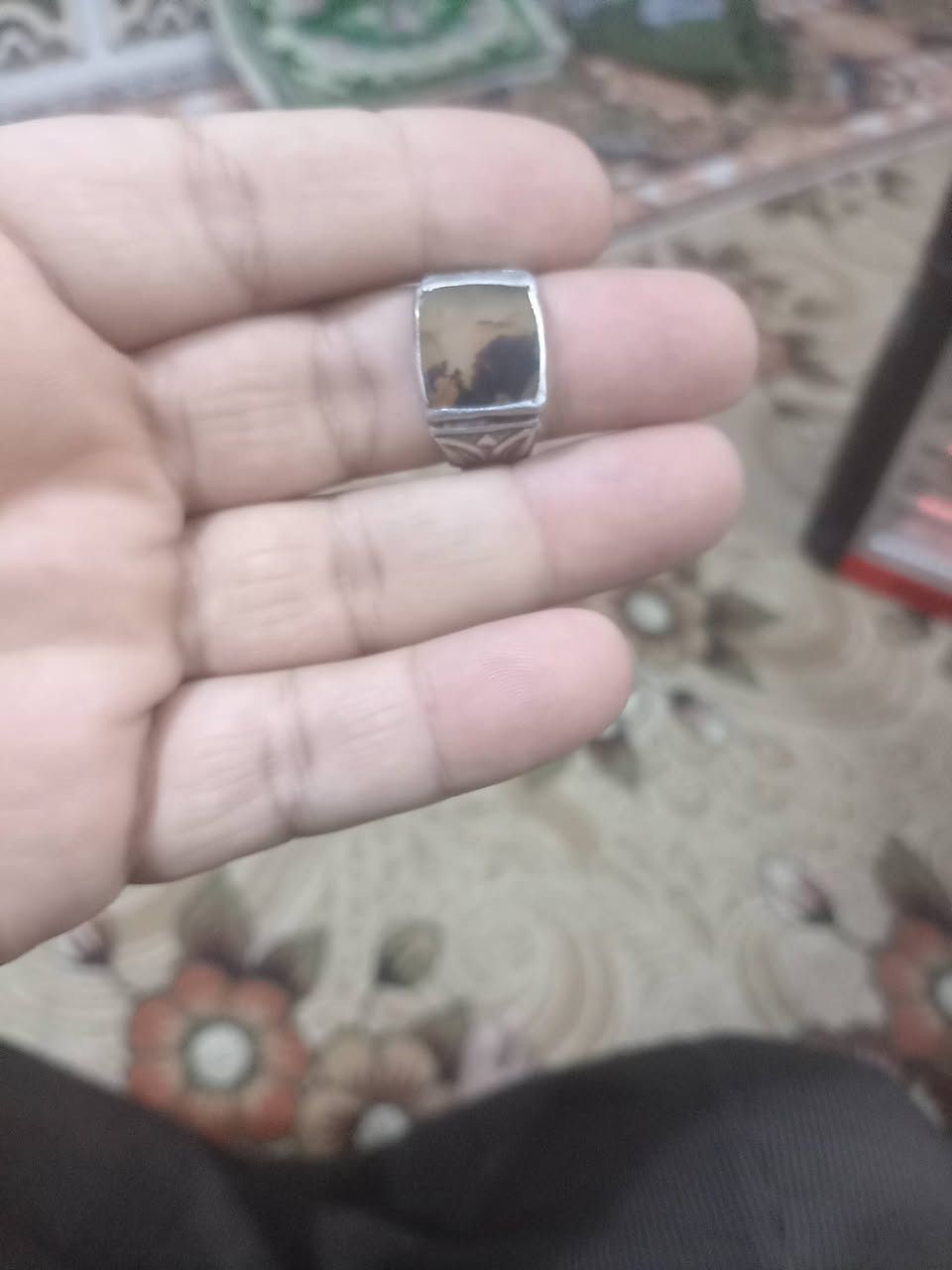 يا الله السلام عليكم هذا المحابس للبيع كادته عنواني بغداد ***********
