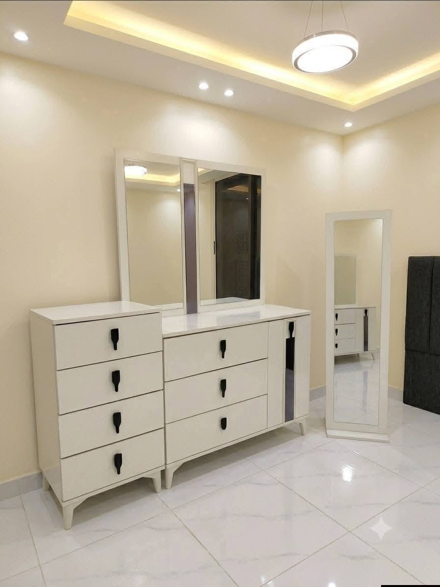 غرفة نوم تركي عدد  ٨ قطع و٩ قطع  بدون دوشك مستعمله كلش نظيف  

***********
