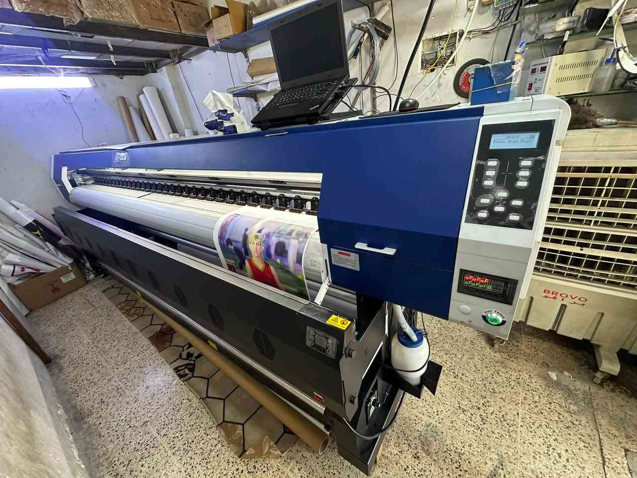 السلام عليكم
طابعه MY color  نظيفة جداً 320 سم دبل هيد xp600
استخدام قليل شغاله وطبعها يخبل ونظيفه جداً 

وياها رولات هديه وسيت احبار السعر 6000$ قفل

ممكانها بغداد الدوره ***********
