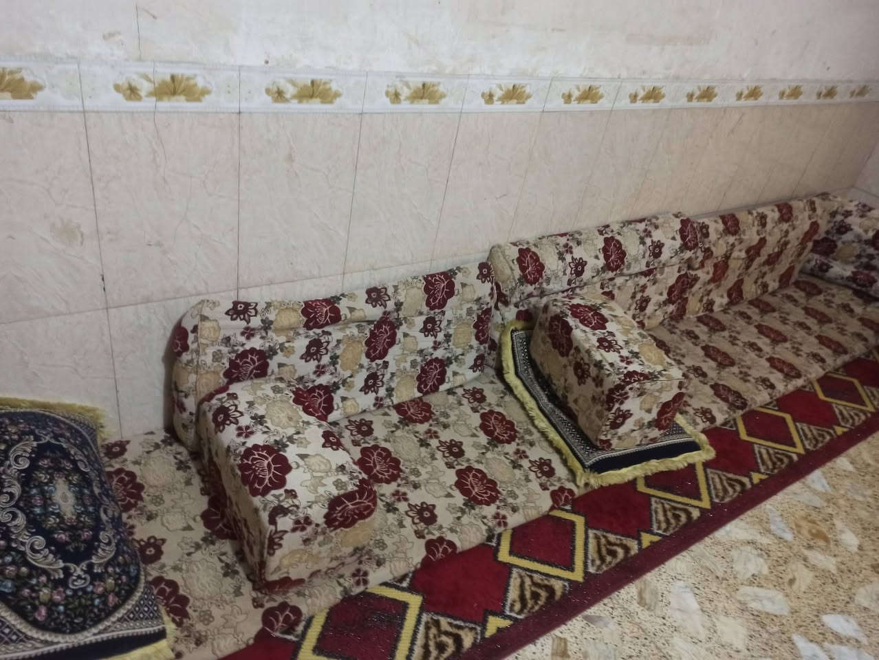 ديوان للبيع الفراشات 6×4اطوال 2ازغار وتجوات 8 تجوه زغيره 2للبيع سعر للبيع مكاني نجف


**إذا كنت صاحب هذا الإعلان وتريد حذفه لأي سبب، رجاءا أرسل رسالة إلى الدعم الفني**