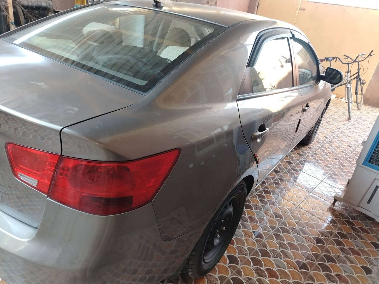 🚗 للبيع كيا فورتي 2013 🚗
كيا فورتي موديل 2013، لون نفطي، بسمي ورقم ديالى.
تم ترقيمها حديثاً قبل يومين (هزة ورقم)، والسنوية مجددة.
✅ تبريد ممتاز
✅ تدفئة شغالة
✅ كير ومحرك بحالة جيدة
✅ سيارة جاهزة للاستخدام
✅ خير من الله
🔹 السيارة بيها بعض الملاحظات البسيطة وتنعكس على السعر.
💰 السعر المطلوب: 105 ورقة
🔹 وبيها مجال للجاد بعد المعاينة
📞 ***********
📍 العنوان: ديالى - دلي عباس
