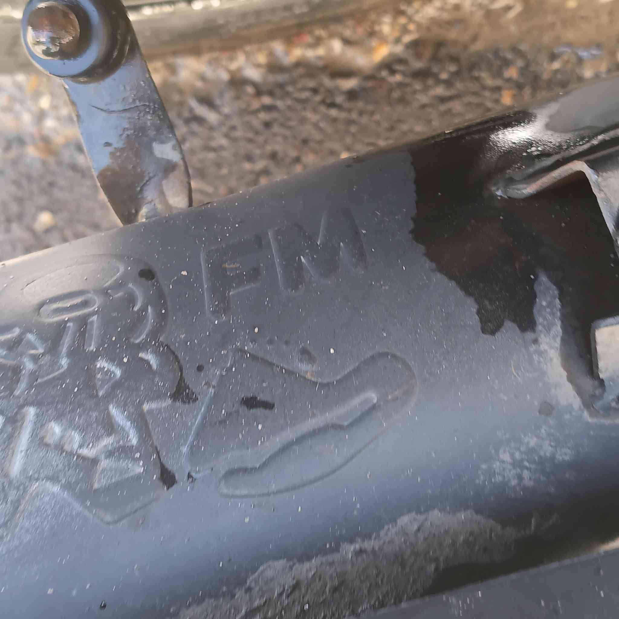 يا الله سلام عليكم دراجه ماكس منغولي بلادي صالنصه FM رياضي دراجه خير من الله شلعه ومعدل وما فد يوم طفت بيه بشارع دراجه نكره سلف تاير امامي جديد جلاتين وكابريتر جديد بلجيس لو ما محتاج ما ابيعها لان فايدتني من السما للكاع سعر400 الاستفسار***********رجاا  رجاا رجاا فقط واتساب متواجد مكاني بغداد مدينه الصدر
