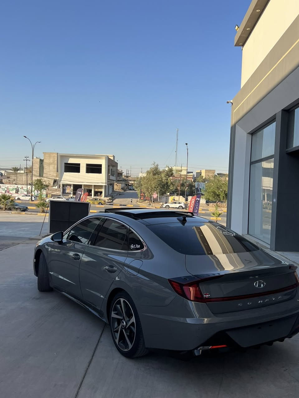 سوناتا 2023
فولل ما عدا كيج الاكتروني 
الون سمنتي المرغوب 
16 تيربو 
السيارج جديده ابمعنا الكلامه 
الضرر بوند فقط بدون دواخل شرط 
وبيها بارد شبر 
ماشيه34 ميل  
السعر 158وبيها مجال تترقم نينوى 
***********
*********** 
مكان السيارت موصل
