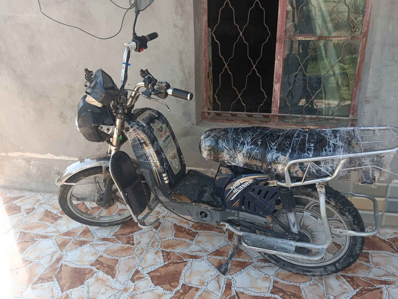 من رخصة الادمن
هارلي شحن2023+الكشن والصفاحيات

 مغلفة بس ممصورهن

للبيع السعر 200 وبي مجال

الشراي يدلل احطة بعيني

للتواصل خاص

او ***********
