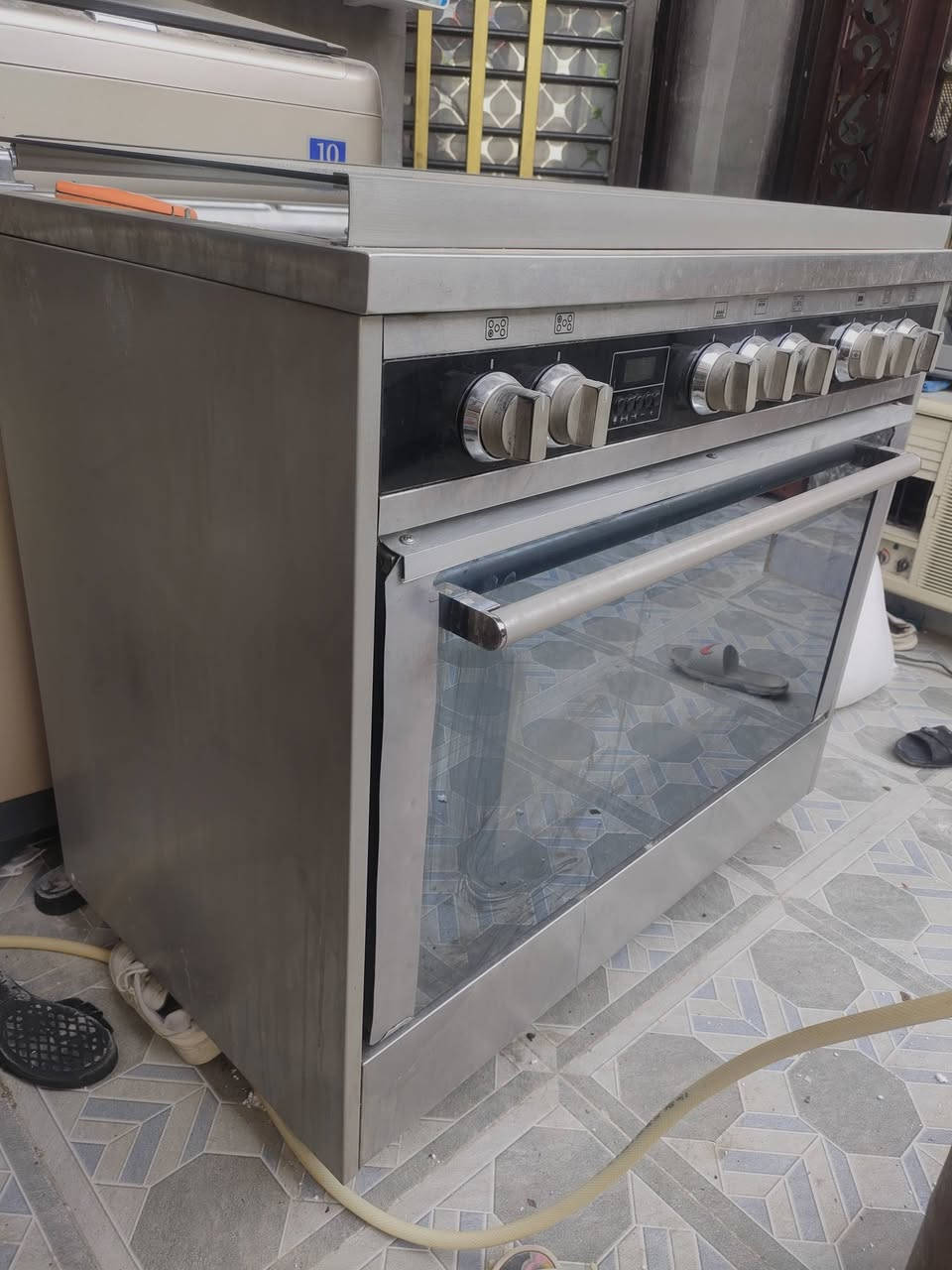 السلام عليكم للبيع مجموعه اغراض نظيفه ومناسبه مسيب حي المعلمين الدوب ***********
مرجوحه كبيره جاهزه سعره 125
ديوان عشرة مقاعد تفصال مو سوكي  سعره الحالي 350
طباخ ايطالي الاصلي مفتاح امان شرط النظافه عل بلاد مملعوب بي ابد350
تخم جلسه مع الكوشات ولشراشف 350
كاونتر ملحق وسنكي مرمر 135
مكيف كرفت كمبريسر تدفئه وتبريد 175
اوڤن حجم كبير 30 اوڤن الثاني شاشه لمس35
حجله كلش نظيفه ب15
غساله اوتوماتيك هيتاشي 25كيلو اكبر حجم عملاقه 325
غساله المتين حجم 18كيلو تغسل بطانيه 125
غساله جبسون 15كيلو 100 
محظرت زلاطه حجم كبير تفيد اهل المطاعم  جديده مامستعمله 25
طبلات عدد 4 خشب اصلي  لون جوزي35
ميز بلازمه 25
 ثلاجه براد مال اي شي ترهم
