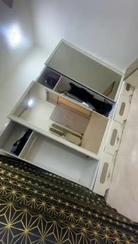 للبيع مابيها اي شيہ سعر 400 //07781918508