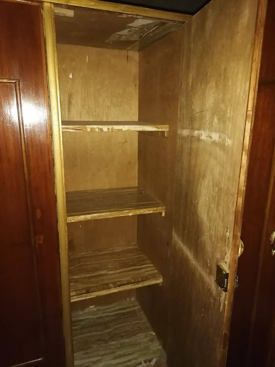 التأميم الرمادي
سعر 700 الف بيها مجال


**إذا كنت صاحب هذا الإعلان وتريد حذفه لأي سبب، رجاءا أرسل رسالة إلى الدعم الفني**