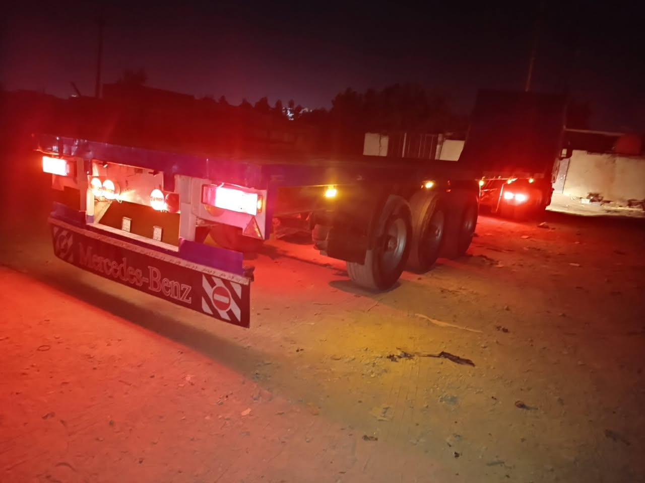 للبيع عربانه اوربيه13و60 حماله مكفولة شاصي وجتاف دنكير 14 مربع جوبلس كبير شاصي 16دبل جسرين  يعني تكمله مال حمل تايرات نظاف كهربائيات شرط بريك بانس  جاهزه للعمل مكانه البصره السعر 45 الاستفسار تصل علا رقم ***********.    كرار
