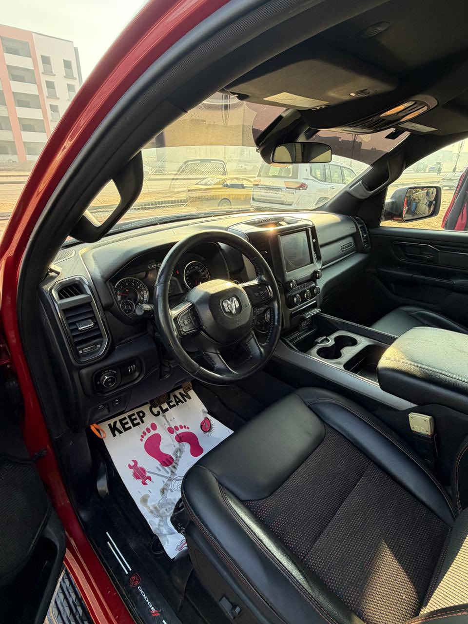 ‏🔥 للبيع دوج رام– Ram Trucks 1500 | موديل 2022 | Built to Serve Edition الخاص 🔥
‏
‏الفئة: 1500 – Built to Serve Edition
‏
‏الموديل: 2022
‏
‏اللون: أحمر طماطي
‏
‏الممشى: 80,000 ميل
‏
‏الحالة: نظيفة جداً ومصروف عليها
‏المحرك والأداء
‏
‏نوع المحرك: V8 HEMI
‏
‏السعة: 5700 سي سي (5.7 لتر)
‏
‏القوة: 395 حصان
‏
‏الجير: أوتوماتيك – گير ماوس (Rotary)
‏
‏نظام الدفع: 4×4 دفع رباعي
‏
‏أوضاع الدفع: ثقيل وخفيف (4 High – 4 Low)
‏
‏الإضافات والتعديلات
‏
‏مرفعة احترافية: 2.5 إنج
‏
‏منظومة غاز: سعة 180 لتر
‏
‏تعمل على الغاز والبنزين
‏
‏المواصفات الخارجية
‏
‏جنوط أصلية خاصة بالإصدار
‏
‏إنارة أمامية LED
‏
‏إنارة خلفية LED
‏
‏مرايا كهربائية
‏
‏هيكل قوي ومتين
‏
‏المواصفات الداخلية
‏
‏كشنات جلد أصلية بحالة ممتازة
‏
‏شاشة معلومات
‏
‏نظام صوتي أصلي
‏
‏تحكم من المقود
‏
‏تكييف ممتاز
‏
‏أنظمة الأمان
‏
‏نظام فرامل ABS
‏
‏نظام ثبات إلكتروني
‏
‏وسائد هوائية
‏
‏نظام مانع انزلاق
‏
‏الحالة الفنية
‏
‏محرك ممتاز
‏
‏جير ممتاز
‏
‏نظام 4×4 يعمل بكفاءة
‏
‏جاهزة للفحص
‏
‏تفاصيل الحادث
‏
‏حادث خفيف في جاملغ عكس السائق والبنيد
‏
‏بدون شاصي
‏
‏الشاصي سليم 100%
‏
‏الضرر تجميلي فقط
‏
‏📞 للجادين فقط.
***********
