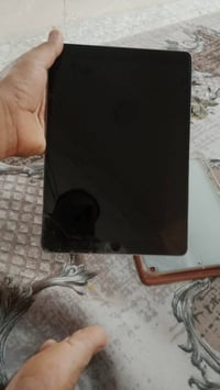 ايباد 11برو عادي نسخه 2017  بطاريه 91   ذاكره 128  يشغل 120 فريم  بلاد...