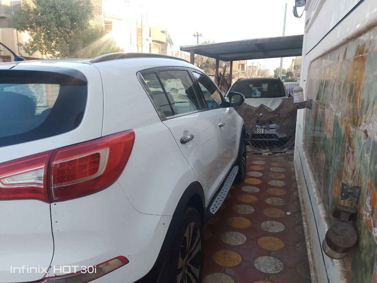 السلام عليكم
سياره كيا سبورتج موديل 11 
 الون ابيض 
محرك 4 سلندر 
5 راكب 
بني راما
 السعر:  112 وبيه مجال حك الجيه 
الرقم: اربيل 
 عنوان: بابل
 موبايل ***********
