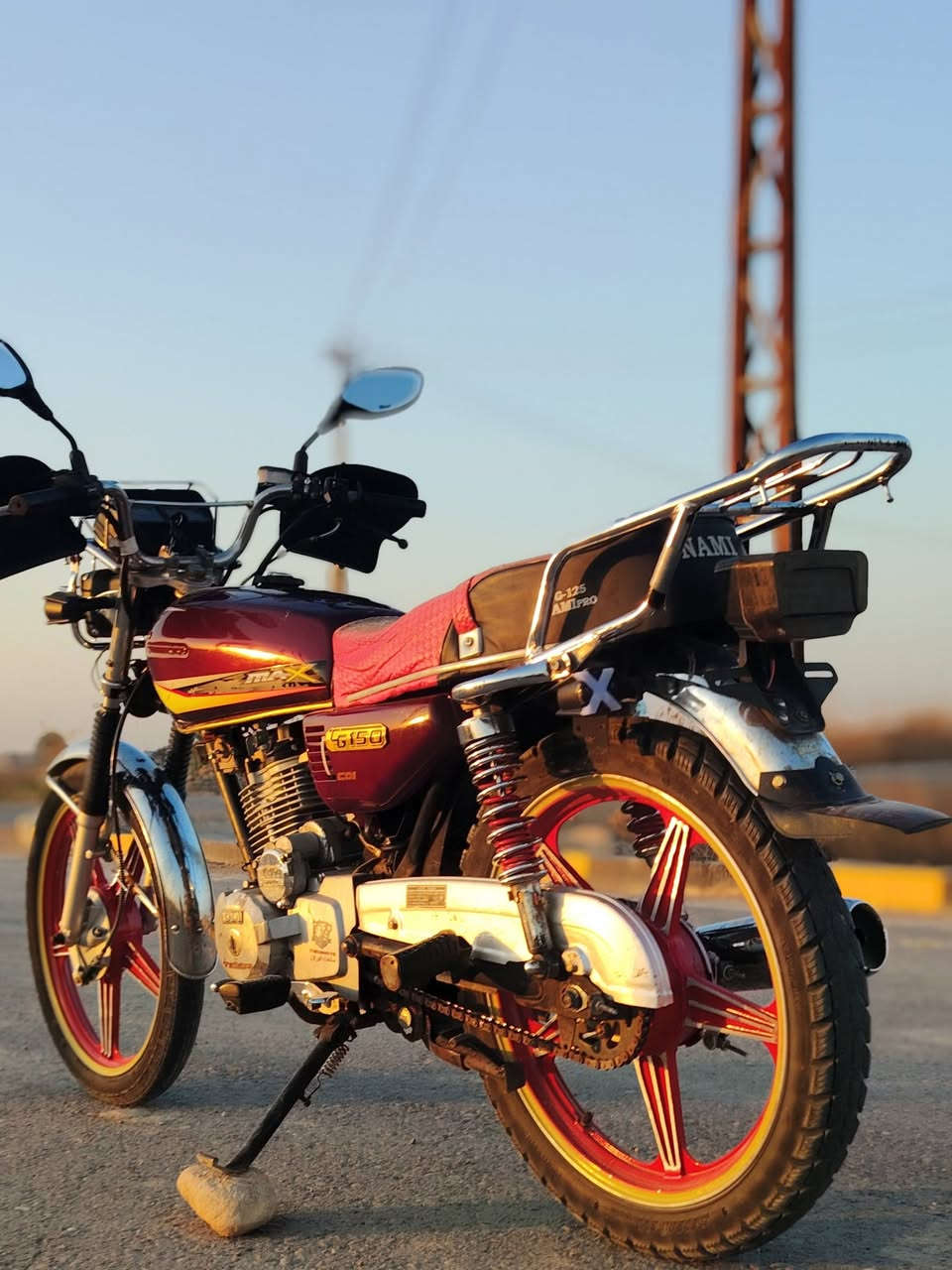 سلام عليكم دراجه يراني للبيع موديل ٢١ كهربائيات كلهة شغالة سلف نهدر كاملة بيهة  خيط بخار  مكاني بغداد السعر ٤٢٥ او بهية مجال  استفسار ***********
