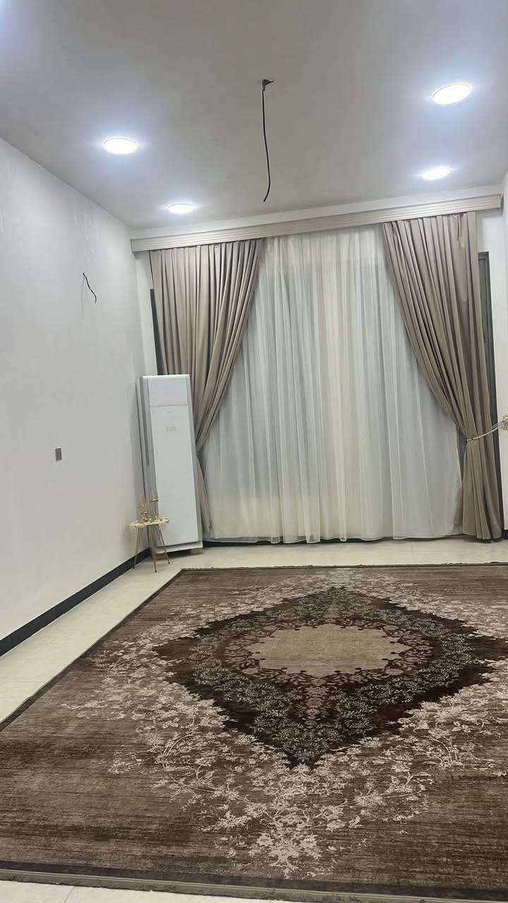 السلام عليكم البيع بيت طابق واحد المكان الفحامه شارع الكردي بصف الكبيسي عرض الشارع 14 متر مساحه البيت 250 سند مفروز حديقه كراج خدمات ماء كهرباء/***********
