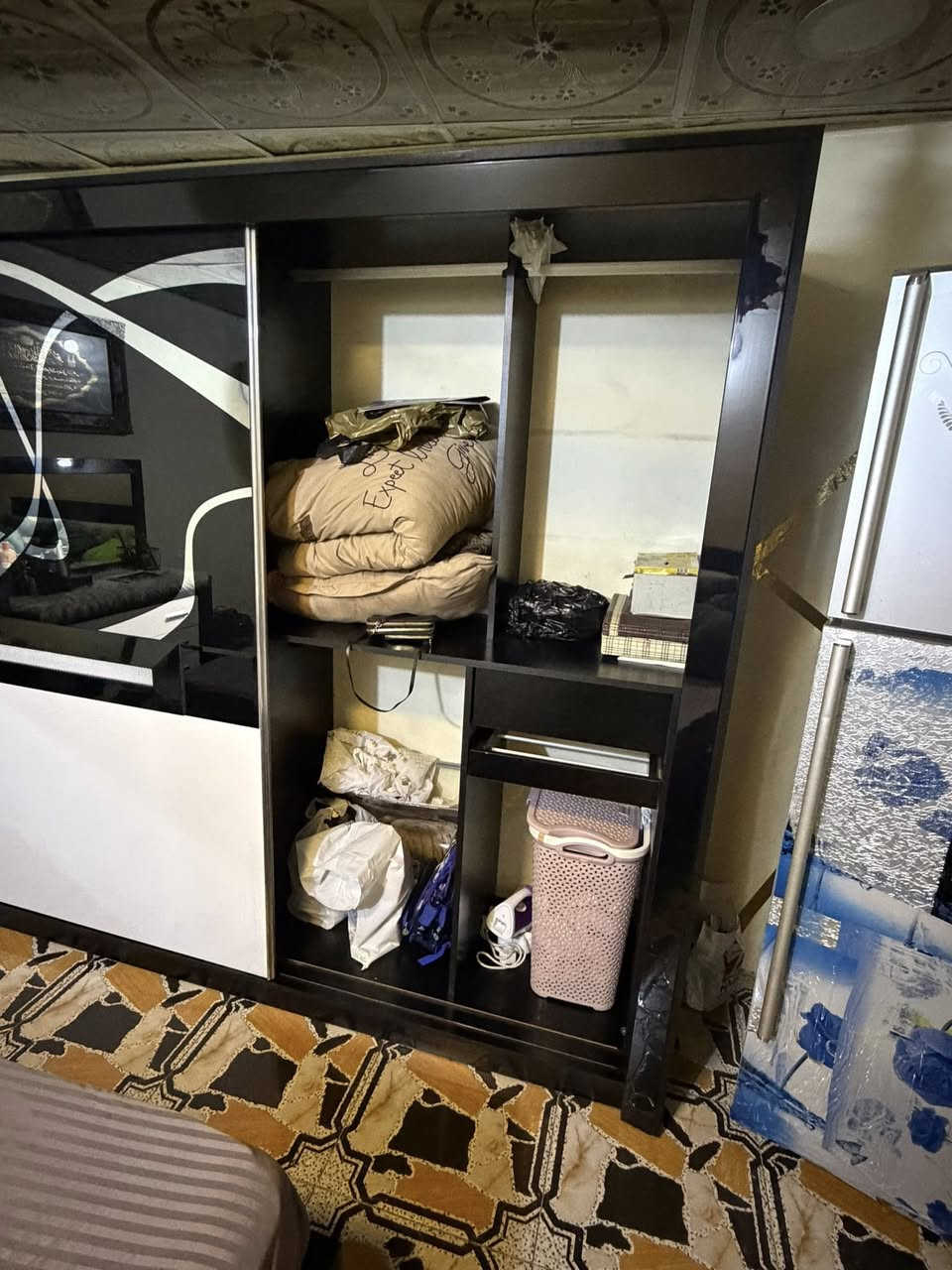 سلام عليكم
غرفه نوم تركي اصليه مو صيني 
الغرفه 7قطع 
الغرفه نضيفه كلش 
السعر 500 
مكاني بغداد الكرخ شارع حيفا 
هذا رقمي بي واتسب


**إذا كنت صاحب هذا الإعلان وتريد حذفه لأي سبب، رجاءا أرسل رسالة إلى الدعم الفني**