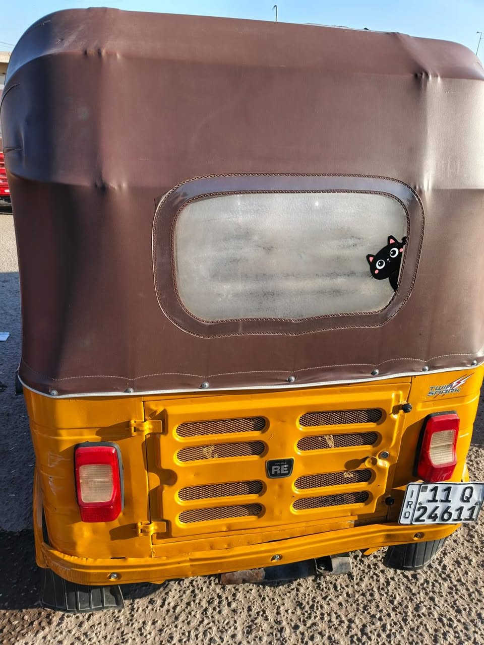 سلام عليكم. تكتك موديل 19شهرالعاشر سنويه ورقم انكليزي باسمي التكتك البارحه مجفتها كور جديد بستم وبوشه وزنجيل وضاغطه ولفات وسلف جديد تخم تاير مسجل دوشمه جديده يعني مذب عليها الف الكشر بي صبغ ومعمر ومصبوغ المكان بغداد حي اور السعر 5500 تلفون ***********
