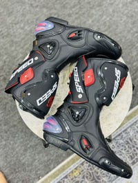 بوت • جديد اصلي • مقاس ٤٢