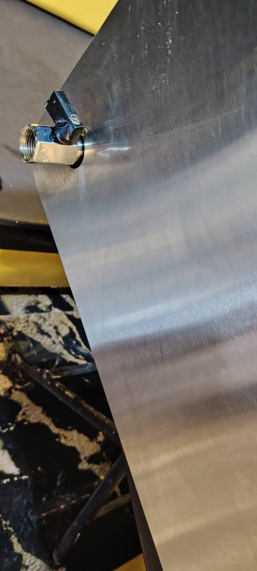 حمايه ريزو مستعمله للبيع السعر ٢٥٠ ويا هيتر إضافي مكلف بالنشر الاتصال على الرقم ***********
