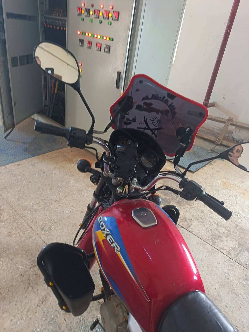 سلام عليكم للبيع بوكسر موديل ٢١ مرقم بغداد جديد وجاهز سعر ١٧٠٠وبي مجال ***********
