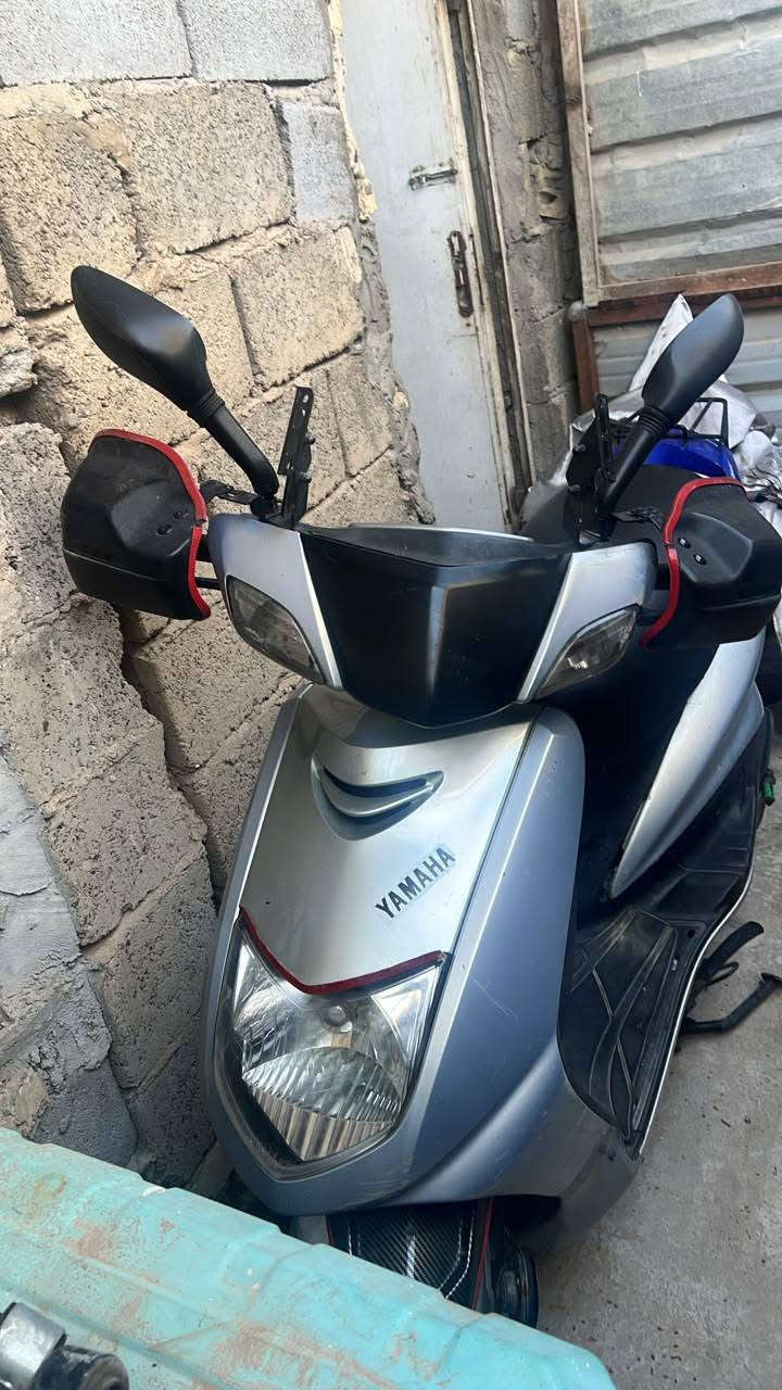 دراجة للبيع مكان بغداد سكنس 
نثيه سرعه ١٤٠ )***********
