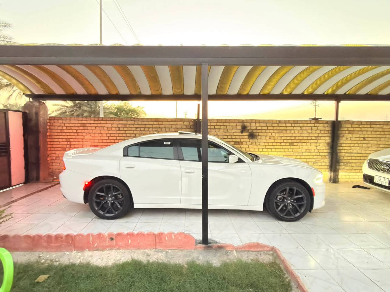 Charger Rallye plus
جارجر موديل 2017
رقم اربيل دولي بسمي
وارد كندي  كفاله عامه 
عدا بيه بي دي آر اصبعين فقط
مكينه كير كفاله شرط ع وضع الشركه
تخم تاير صار اسبوع شاده
المسافة المقطوعة 100
حجم المحرك 3600
مواصفات 
فتحه
رادار  
شفتات استيرن
دماااام الباين
جلد 
كشن ذاكره
دبل كشن كهرباء 
داخل اسود
كامره خلفيه
 مصابيح امامية زنون مع بلوجكتر LED .
ويل قياس 20
شاشه كبيرة مع نظام ملاحة نفكيشن GPS .
 مقاعد أمامية كهربائية
مقاعد أمامية  وتدفئة .
 تشغيل عن بعد . .
 محدد سرعة . .
 كاميرا خلفية دوارة.
حساس خلفي
 مرايا  ترحيب متحسسة للاضاءة
دخول ذكي بصمة
السياره جديده جداً وبالكاااارتون
للاستفسار 
 ***********
***********
مكان السيارة بابل
