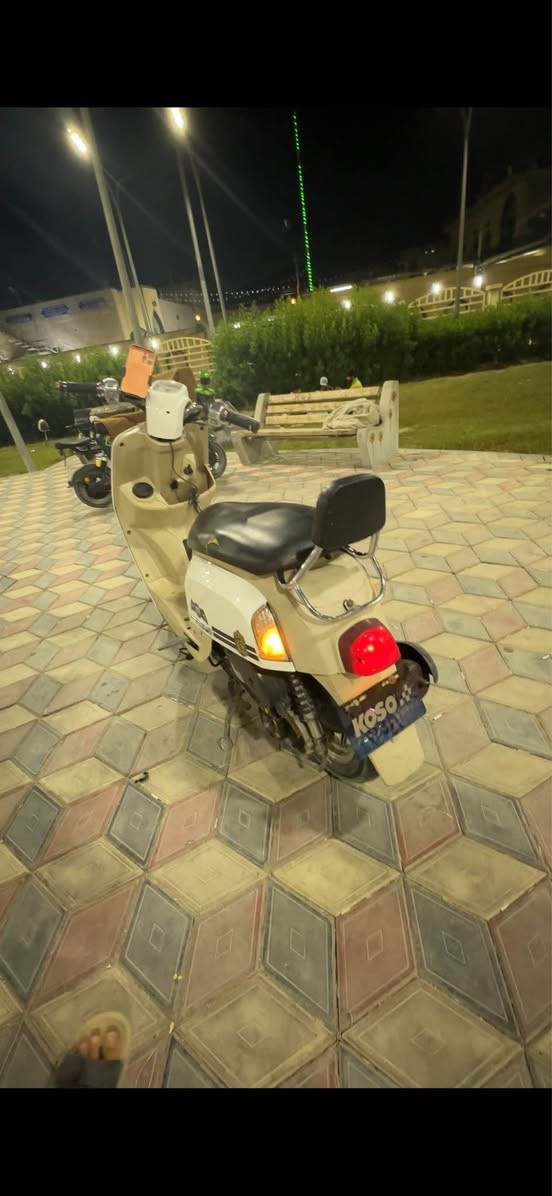 اسلام عليكم   
ماكس بوليس  بلاديه  الدراجه  سلف كابريته   بلاديه كلشي شغال بيها سلف هندر    اشاير  اصطاب ورا   عداد  الدراجه خرسه  فوك ما تتصور  الدراجه  ما بيها شي ما بي لايت امامي صطاب  اشير كفراتها سوادتها متل المكينه  ما مبينه مفتوحه ودا تجي تشوفها   وما مبينه بوشتها بلاديه   بس هيه مفتوحه ولفات بس  ولفات فقطط اكفلك الميكنه  من غير الولفات  متكد ميه بل ميه  مكاني بصره زبير سعرها 850 وبيها مجال  رقمي *********** الزبير, البصرة
