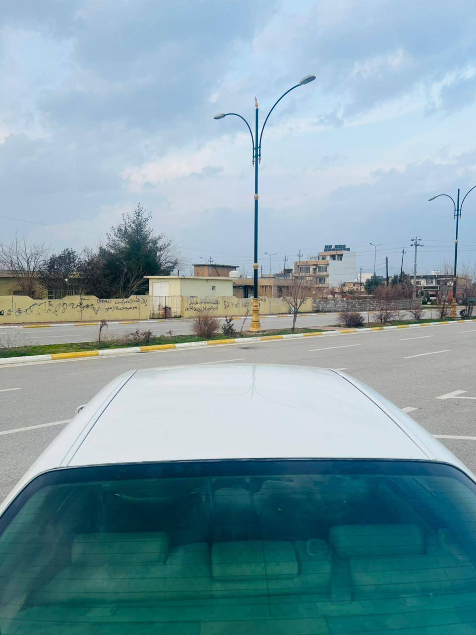 شاهینە مووس تازە داغل
لینەخوڕاو
مۆدێل 2005
بی بۆیاخ
ئاڵتون و زیوی بازاڕ 
مەکینە بچوک گێر بچوک
دووەدوگمە
شاشە و کامێرە 
ناو زەرد نەمبەر وەن 
سەیارەکە کامل مەسرەفە  
هیچ سارد و چاڵ و شوختی نیە   
63گەڵاو مەجالیکی کەم 
***********
***********
شوێن هەڵەبجەی تازا
