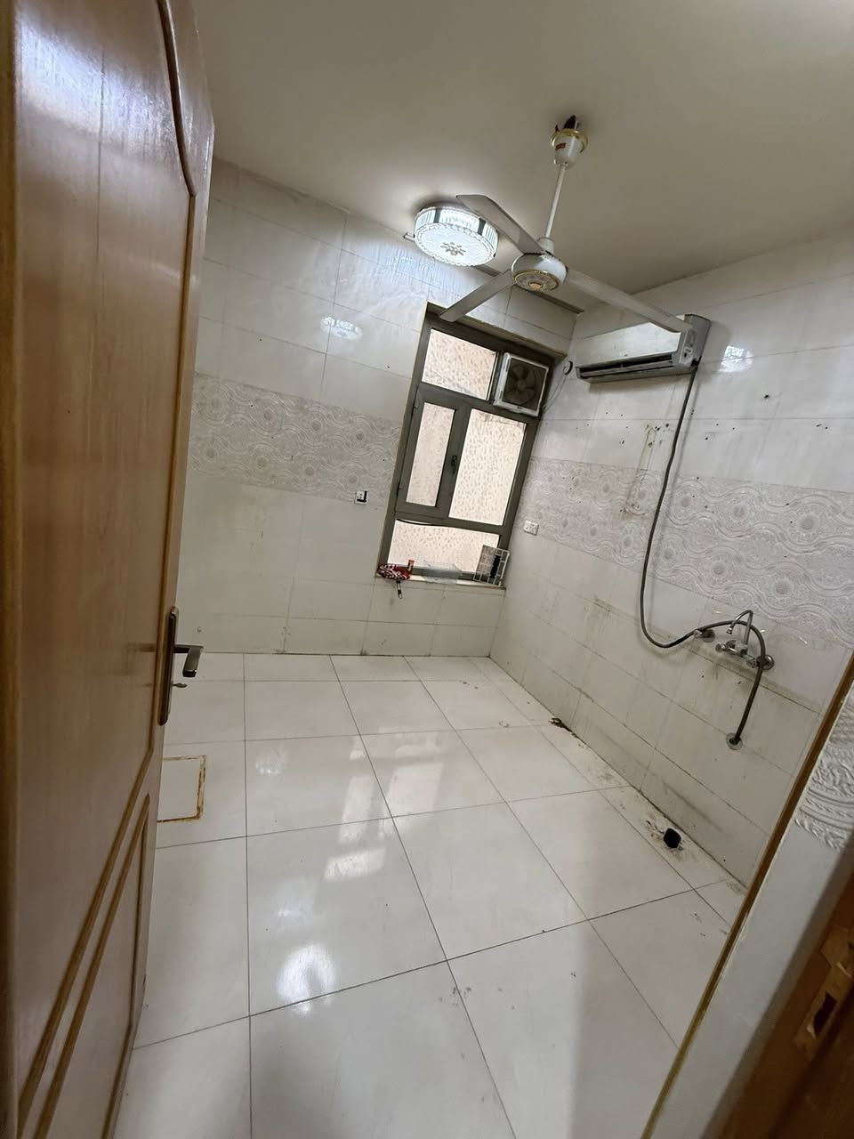 شقه للايجار  ديلوكس
تحتوي على / ( طابق اول بدون مصعد ) 

2 غرف نوم وصاله ومطبخ وخدمات 

📍موقع الاعظميه شارع الضباط بفرع منظفات الموتمن 

الاستفسار / 

***********
