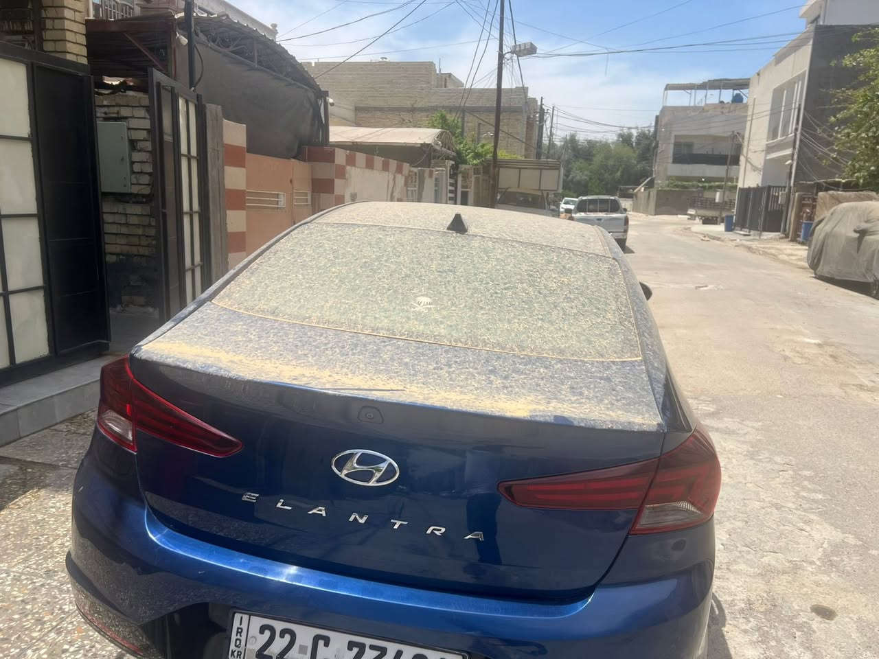 سلام عليكم من رخصة ألادمن 
النترا وارد امريكي 2020فوللل السيارة .رقم اربيل جديد 
 بسمنة تحويل ثاني يوم .
مواصفات السيارة 
فتحة سقف
بصمة 
تحكم مري 
نضام ترحيب
مثبت سرعة 
ويل كب 
السيارة كلش نضيفة كلين بدون قطرة صبغ السيارة ليبل واحد 
بس بيها بارد بل بنيد شي بسيط والجمالغ وحادثها مرفق بل صور 
ماشية 68
مكان السيارة بغداد الدورة 
للاستفسار
***********
