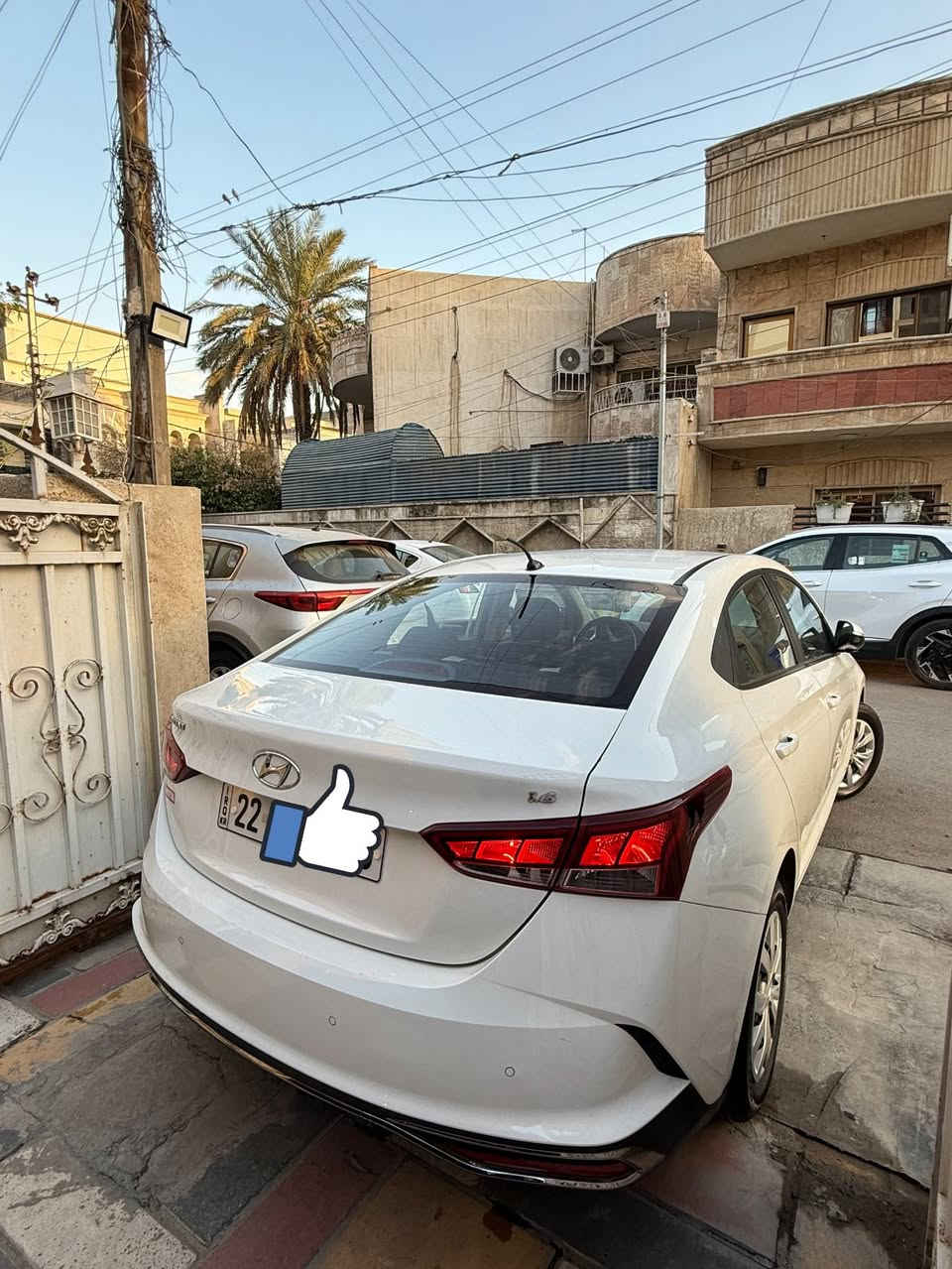 السلام وعليكم
للبيع
هونداي اكسنت
خليجي موديل ٢٠٢٢ 
رقم اربيل الجديد
السيارة بأسمي
تحويل ثاني يوم
ماشية70000

المواصفات:-
شاشة
كامرة 
كروز سرعة
تحكم استيرن 
عدادت ليزري
حساسات خلفية
كشنات مخمل ابيض 
لايتات هيلوجين
بلوجكترات 
كير عادي اوتماتيك
تخم تاير جديد
بريك ABS
حساسات تاير
عدة جك كامل
اسعافات اولية

السيارة مكفولة كفالة عامة من 
الصبغ والبارد والحالوب كفالة عامة 
المحرك والكير وكهربائيات كفالة
اي استفسار تعال خاص او اتصل 
***********
عنوان السيارة 
بغداد المنصور
