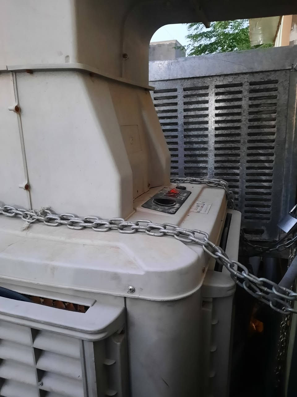 مبردة للبيع ام خرطوم نضيفه سعرها ب350 وبيها مجال


**إذا كنت صاحب هذا الإعلان وتريد حذفه لأي سبب، رجاءا أرسل رسالة إلى الدعم الفني**