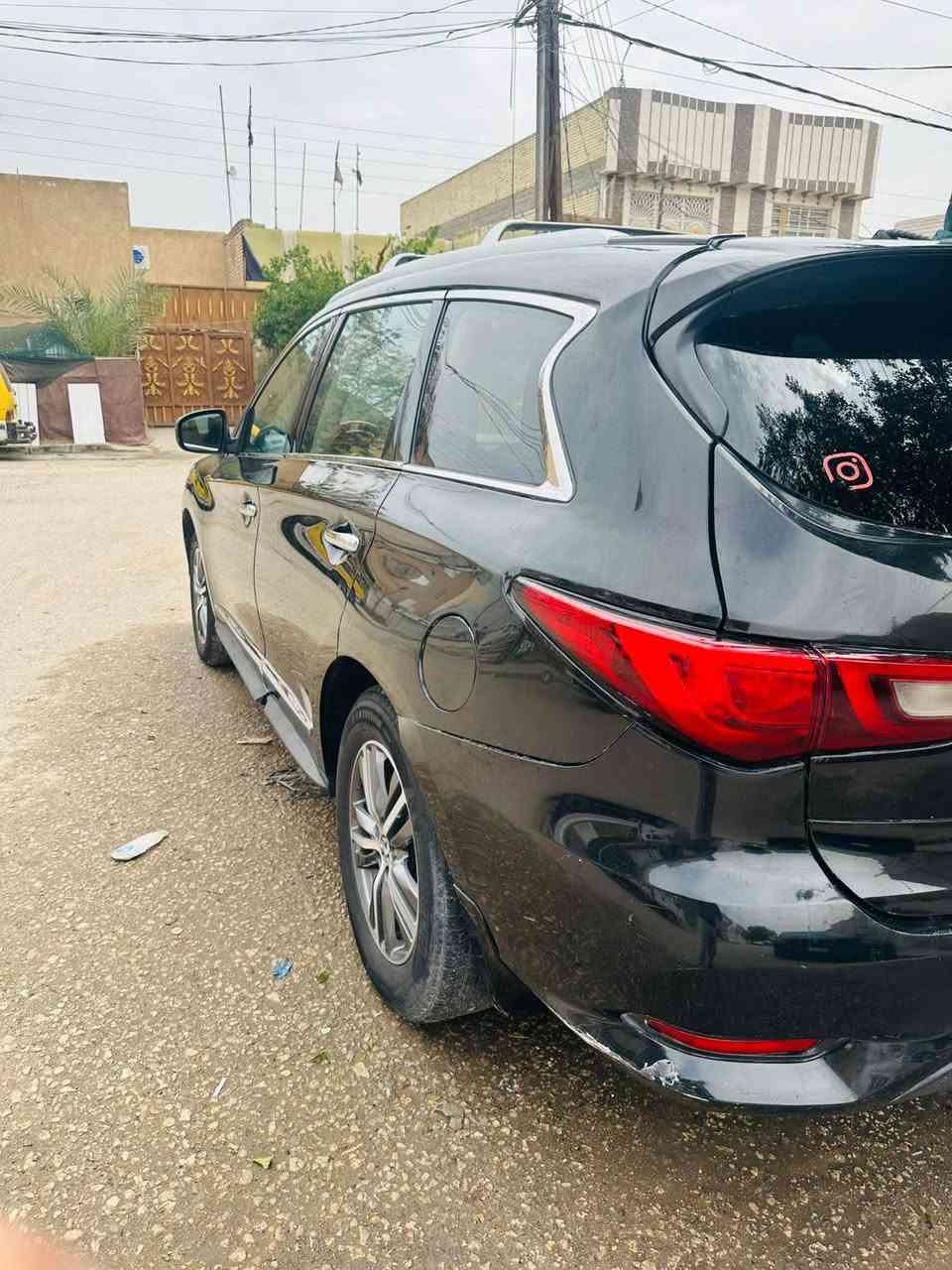 السلام عليكم الفخامة اليـابـانية 
للبيع انفينتي2020 qx60 
وارد امريكي 
 سيارة بيها  شخوط  كم قطعه صبغ ابيع صبغ عام 
حادثه من امريكا حرق كشنات 
‎ 🔸مواصفات 
🔰كشنات جلد لون اسود مع دوشمه جديده وارضيات اسود جديد

‎ 🔸محرك v6 3/5  سلندر
 🔸كير اربع انضمه ( سبورت-نورمل-ايكو-وثلجي )
‎🔸بصمة  +  تشغيل عن بعد 
‎ 3 شاشات 
‎ 🔸 4كامرات جانيه  اماميه خلفيه
‎ 🔸كراسي الامامية كهربائيه تدفئة+تبريد 
‎ 🔸ستيرن كهرباء + فول تحكم 
‎ 🔸تخم تايرات جدد
‎
‎ 🔸7 راكب 
‎ 🔸حساس امامي +خلفي 
‎ 🔸اضوية الامامية + الكشافات LED 
‎ 🔸نظام الاقتصادي بالبنزين 
‎ 🔸ماشيه ٩٠ الف
‎ 🔸 شاشات خلفيه 
استخدام شخصي فقط
                              
‎🔸سعر ١٤٠ ورقه مع مجال بسيط
🔸 رقم دولي سليمانيه

((((مكانها بالنجف))))
شراي اتصال فقط ***********
