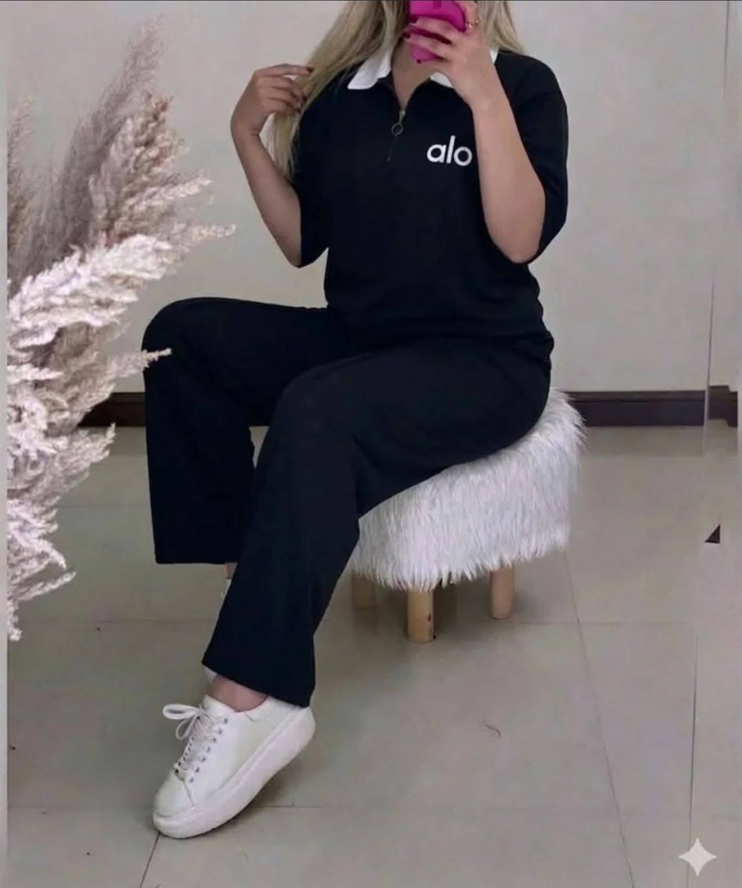 احلى عروض لعيونكون من عندي وبس
السعر ولا اروع من هك (10) الف بس 💞💫
للحجز ع رقم ***********
توصيل شيخ أحمد وهانا ستي وهفالان 2 الف 
غير مناطق ٣ الف داخل حدود ال 150 شارع🥰🥰
