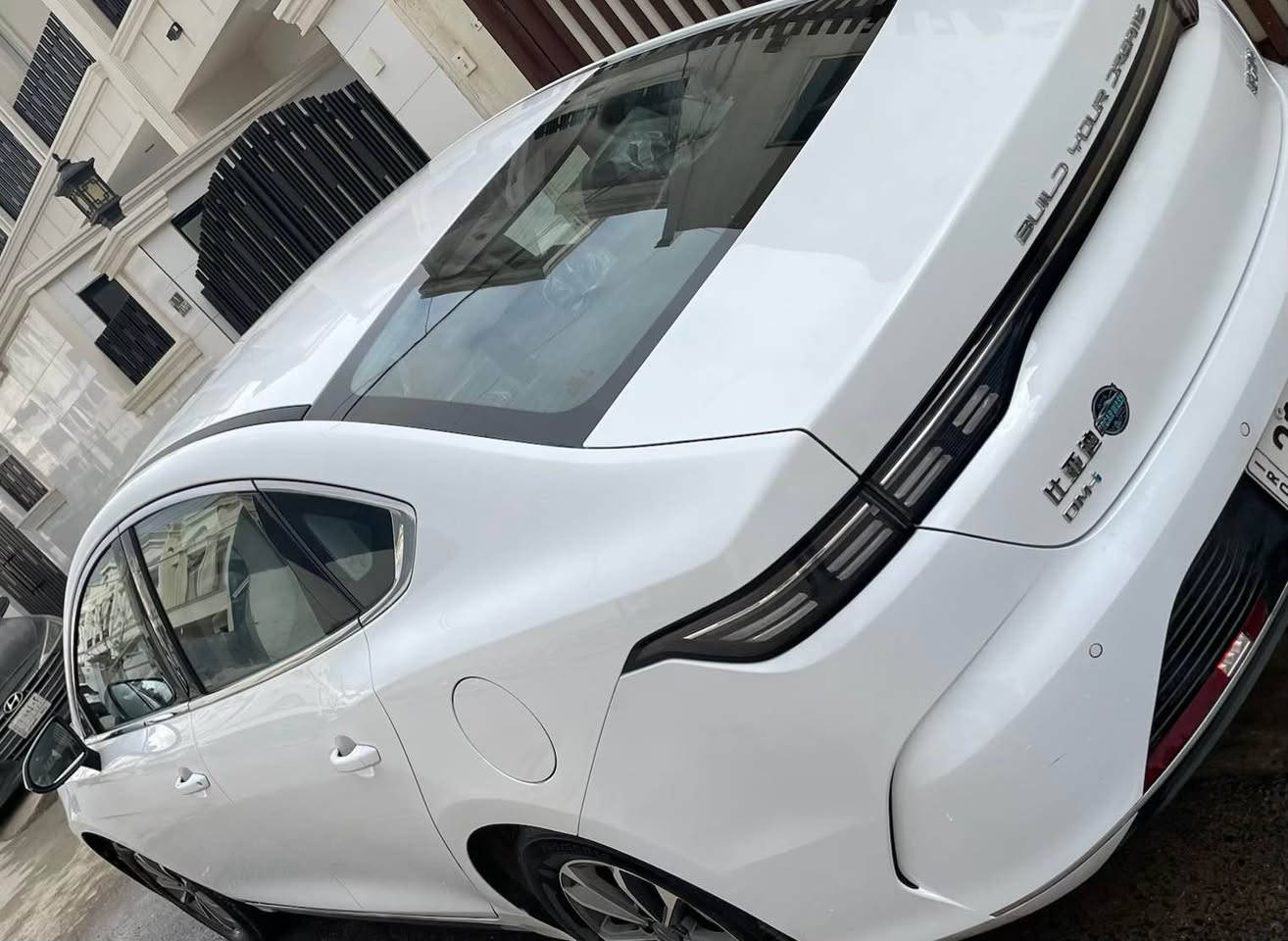 للبيع BYDدستروير موديل 2025 هايبرد +بانزين رقم اربيل  
ماشيه 8000
فول مواصفات 
سعر 130
مكان اربيل  اتصال 📞 فقط
*********** أربيل, العراق
