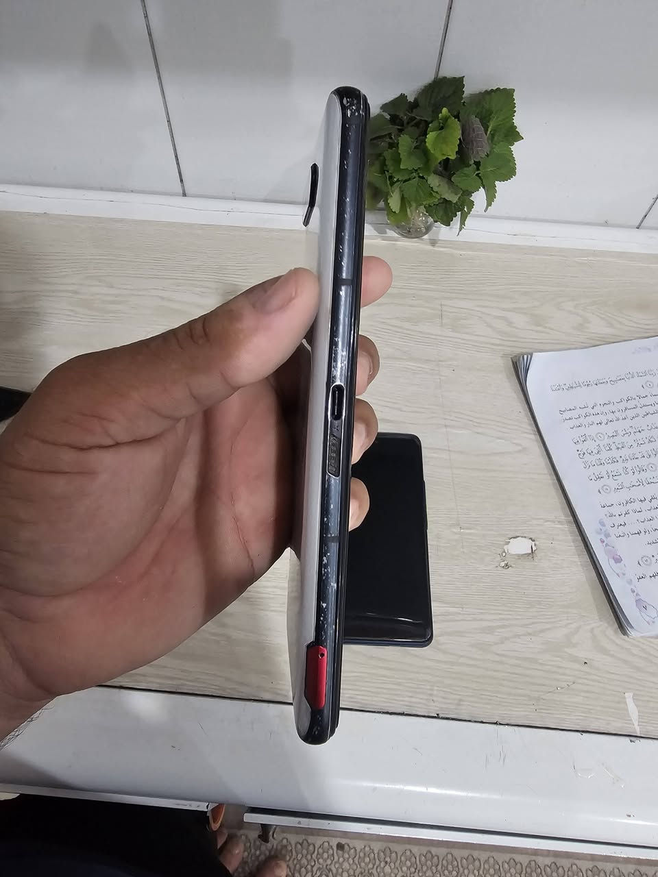 روك فون ٥ جهاز مخصص للألعاب 
يدعم شريحتين اتصال وبصمه مدمجه بشاشه 
رام ٨ وذاكره ١٢٨ 
يدعم ببجي ٩٠  فريم حقيقي 
سلس كلش وسريع بتصفح والالعاب 
يدعم منفذين للشحن
 بسماعات ستيريو وصوت قوي 
شاشه ١٤٤ هرتز 
الجهاز مفتوح مبدل فقط فلاتت شحن ببلاديه جهاز اخر 
الباقي بدون عيب 
فقط جهاز بدون ملحقات 
اربيل كاريزان قرب سوق  المناره 
سعر ٢٠٠ الف مجاله بسيط جدا 
او مراوس حسب القناعه


**إذا كنت صاحب هذا الإعلان وتريد حذفه لأي سبب، رجاءا أرسل رسالة إلى الدعم الفني**