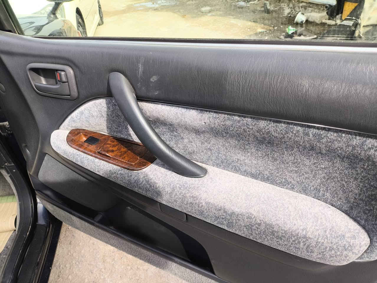 رأس ثور مكفوله من العيب الشرعي رقم بصرة جاهزة السعر 100 للاستفسار ***********
