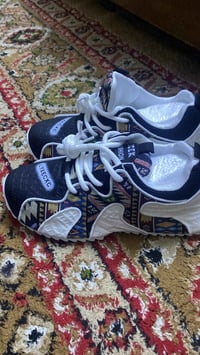 حذاء كاجوال • مقاس ٤٠ • جديد