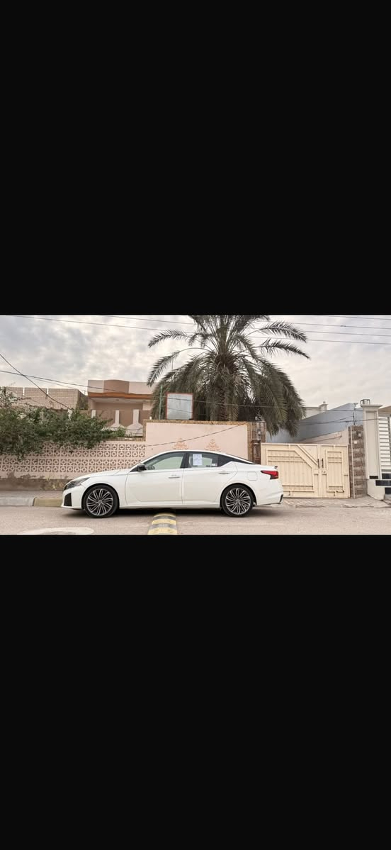 سلام عليكم 
التيما 2023
الفئه/ SV فول مواصفات
رقم سليمانيه 
السياره جديده كلش 
وارد أمريكي والحادث مرفق بصور 
ممشاها قليل 
للاستفسار ع رقم /***********
